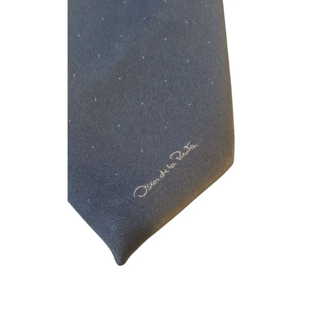 Oscar de la Rents Neck Tie Mens Blue White Polka Dots Poly Blend Designer Preppy